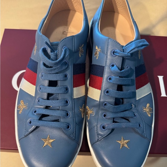 Gucci Blue Sneakers with Gold Embroidery - Picture 1 of 9